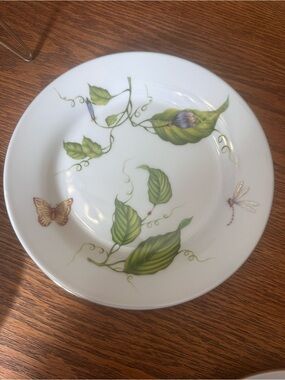 I. Godinger & Co. 5 Total - 8” Salad or Dessert Plates